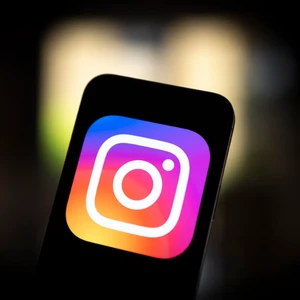 Instagram Reel (Collaboration)